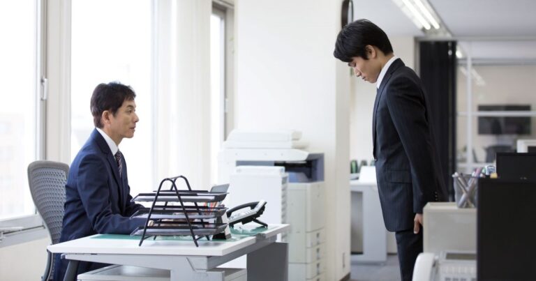 介護職員指導手法！業務上の命令・指導とパワハラの違い